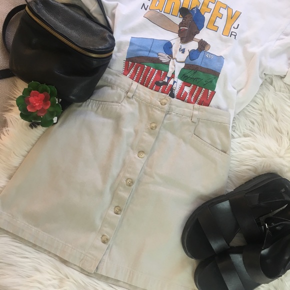 GAP Dresses & Skirts - GAP Khaki Skirt with Pockets